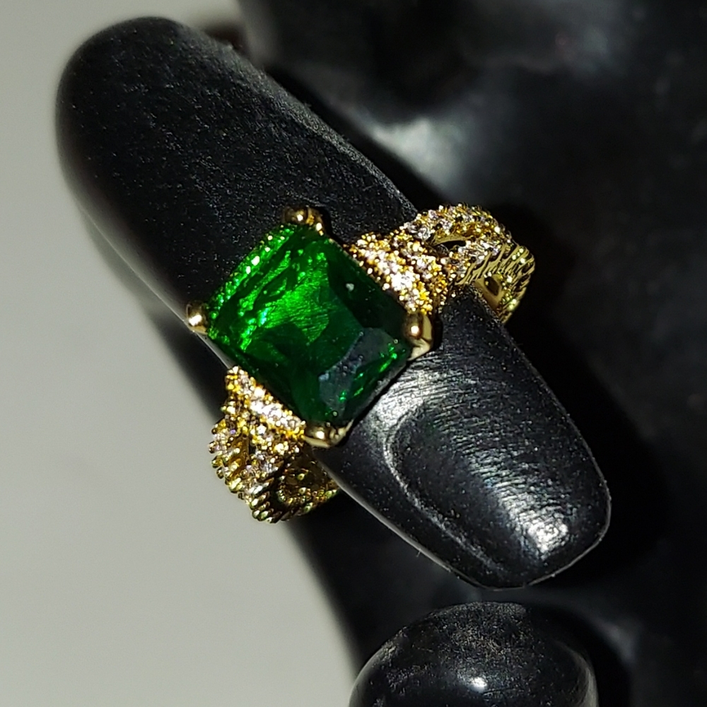 Costume Jewelry Ring size 7